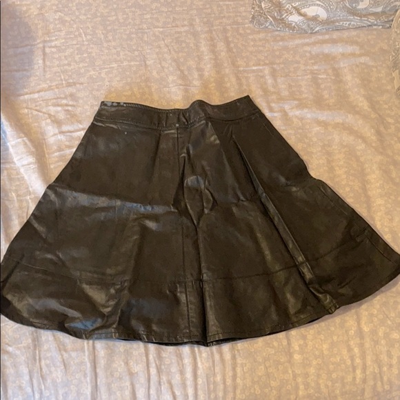 Vegan leather skirt - Picture 1 of 4